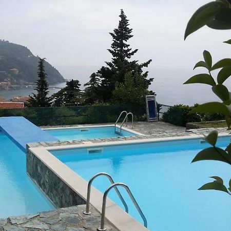 Elegant And Sea View Excelsior Apartment Леванто Екстериор снимка