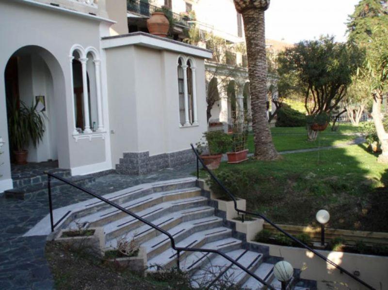 Elegant And Sea View Excelsior Apartment Леванто Екстериор снимка